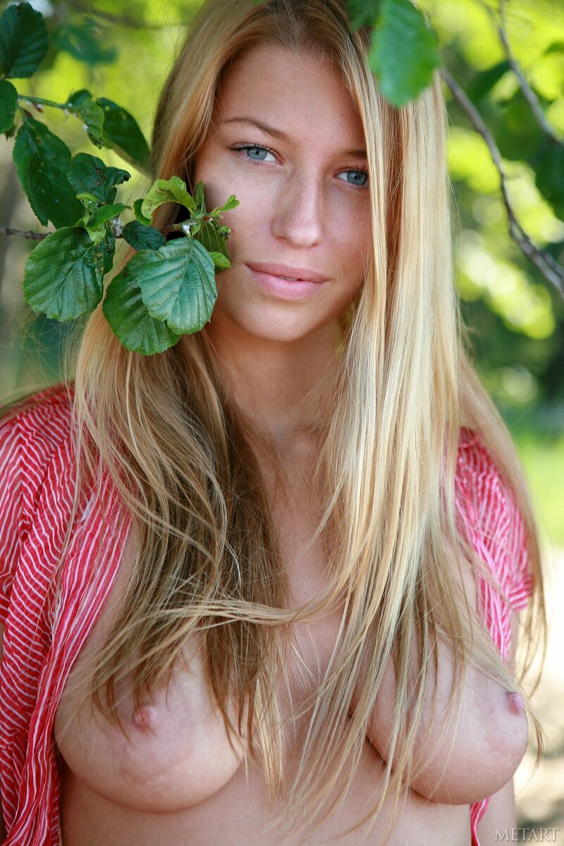 Алена, 25